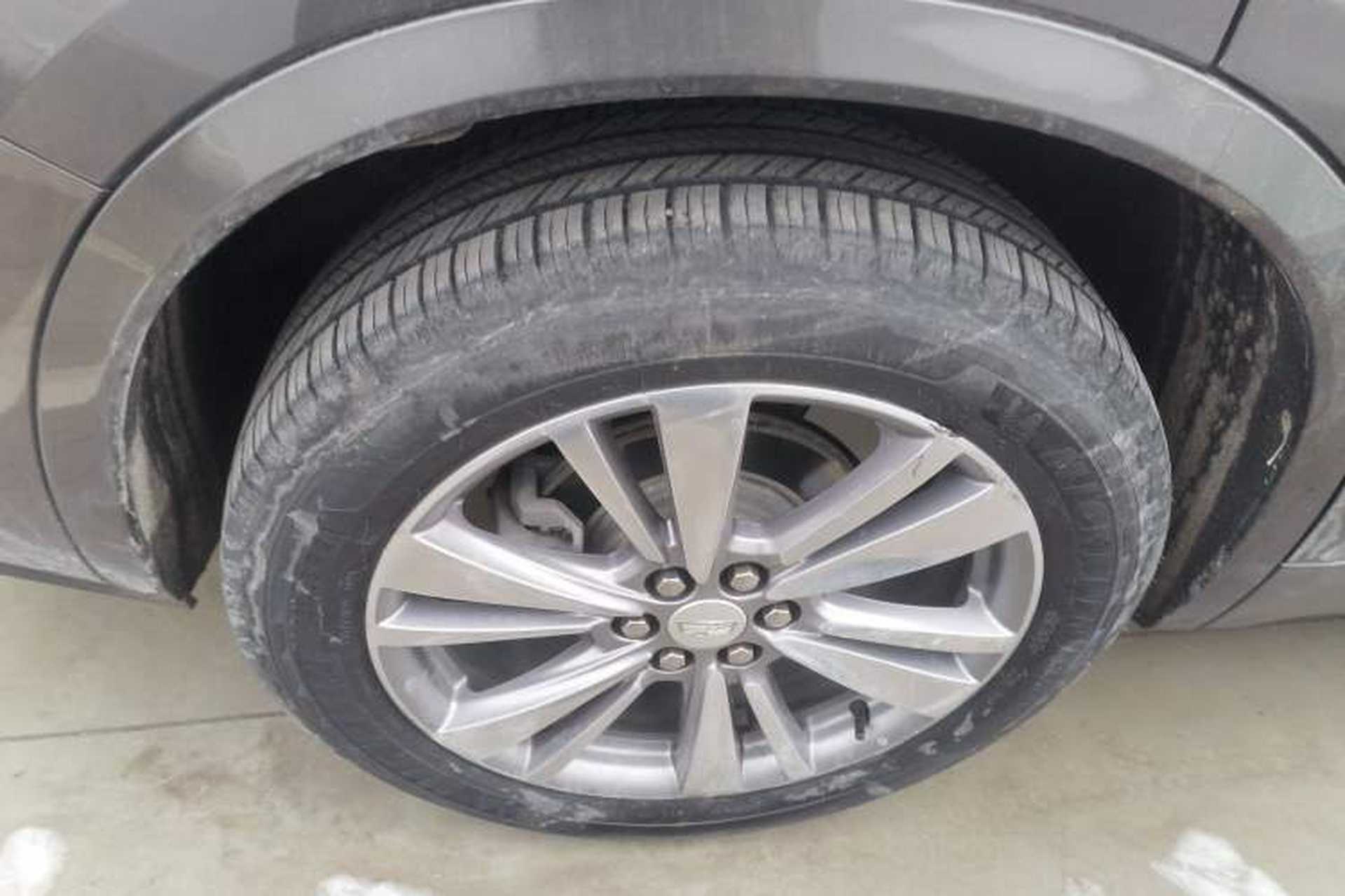 Used Cadillac XT6 2020 28T Six-Seater Four-Wheel-Drive Luxury Version Right Rear Wheel Hub