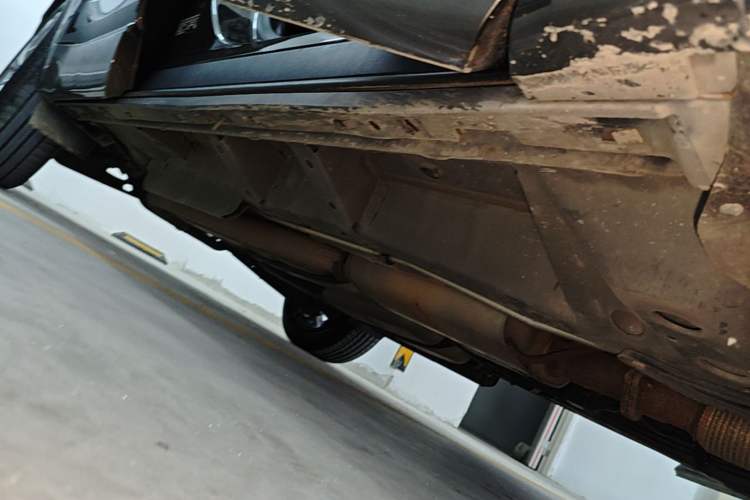 Used Cadillac XT6 2020 28T Six-Seater Four-Wheel-Drive Luxury Sport Vehicle Right Side Sill