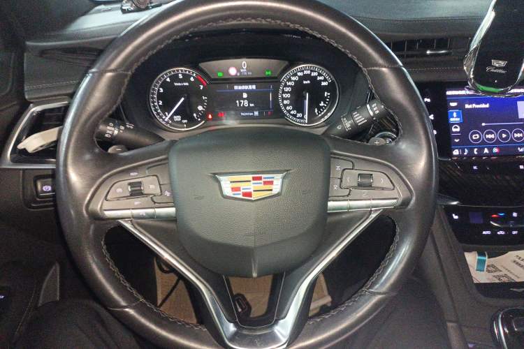 Used Cadillac XT6 2020 28T Six-Seater Four-Wheel-Drive Luxury Version Steering Wheel
