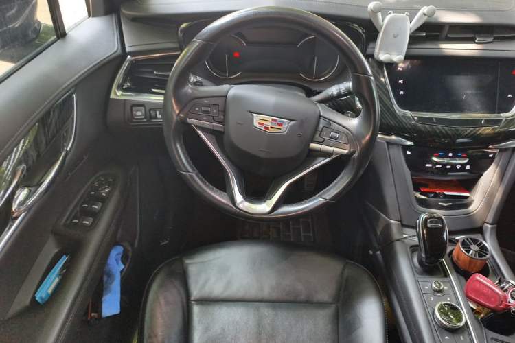 Used Cadillac XT6 2020 28T Six-Seater Four-Wheel-Drive Luxury Version Steering Wheel