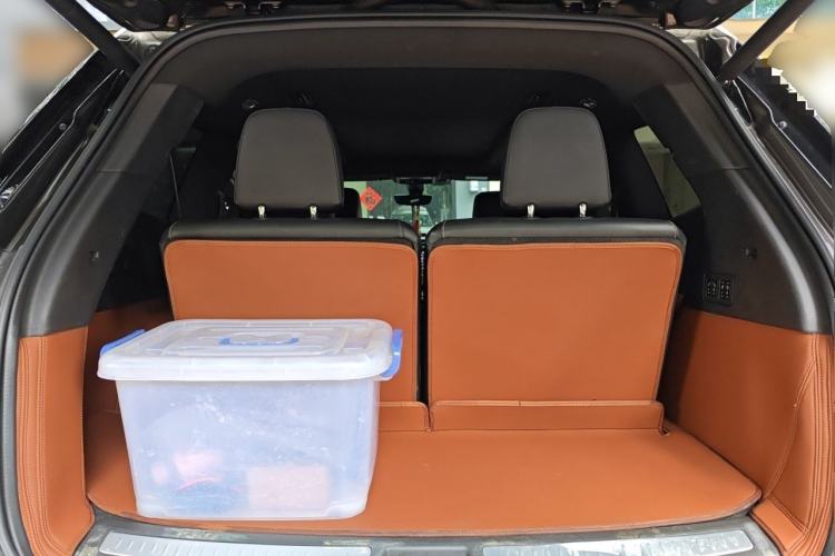 Used Cadillac XT6 2020 28T Six-Seater Four-Wheel-Drive Luxury Version Trunk