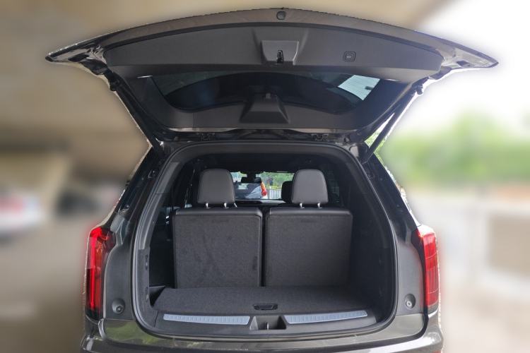 Used Cadillac XT6 2020 28T Six-Seater Four-Wheel-Drive Luxury Version Trunk