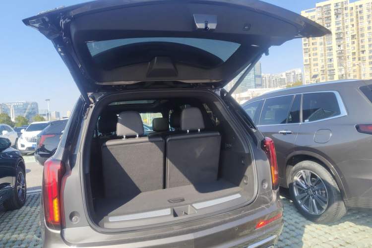 Used Cadillac XT6 2020 28T Six-Seater Four-Wheel-Drive Luxury Version Trunk