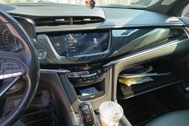 Used Cadillac XT6 2020 28T Seven-Seater Four-Wheel-Drive Leading Version Audio And AC Panel