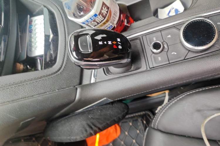 Used Cadillac XT6 2020 28T Six-Seater Four-Wheel-Drive Luxury Version Gear Lever