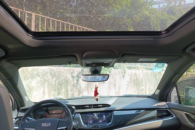 Used Cadillac XT6 2020 28T Seven-Seater Four-Wheel-Drive Leading Version Headliner