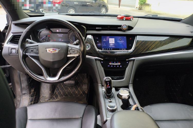 Used Cadillac XT6 2020 28T Six-Seater Four-Wheel-Drive Luxury Version Center Console