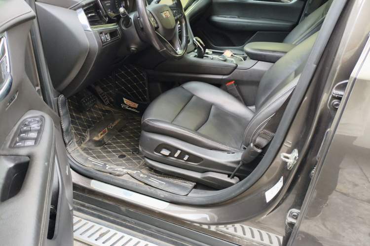 Used Cadillac XT6 2020 28T Six-Seater Four-Wheel-Drive Luxury Version Driver Seat