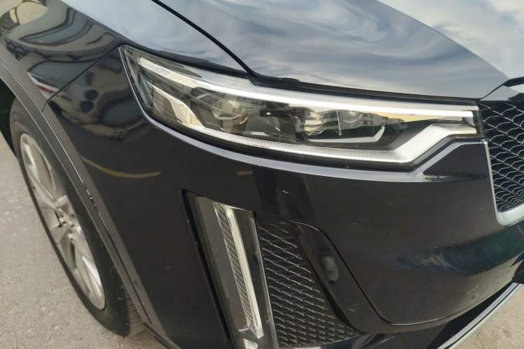Used Cadillac XT6 2020 28T Six-Seater Luxury Sporty Enjoy-the-Comfort Safety Edition Right Front Headlight