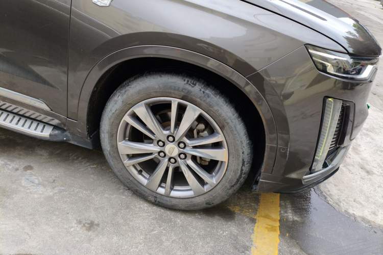 Used Cadillac XT6 2020 28T Six-Seater Four-Wheel-Drive Luxury Version Right Front Wheel Hub
