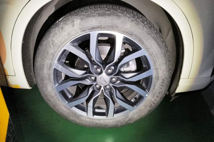 Used Cadillac XT6 2020 28T 7-Seater Four-Wheel Drive Luxury Version Right Front Wheel Hub