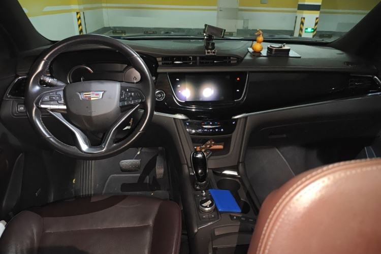 Used Cadillac XT6 2020 28T Six-Seater Luxury Version Center Console
