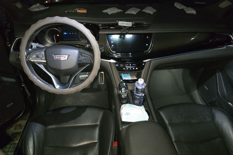 Used Cadillac XT6 2020 28T Six-Seater Luxury Sporty Enjoy-the-Comfort Safety Edition Center Console