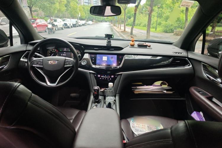 Used Cadillac XT6 2020 28T Six-Seater Luxury Version Center Console