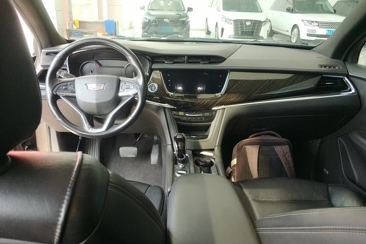 Used Cadillac XT6 2020 28T Six-Seater Luxury Version Center Console