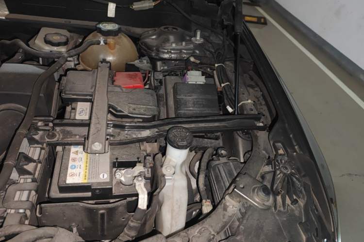 Used Cadillac XT6 2020 28T Six-Seater Luxury Version Engine Bay Left