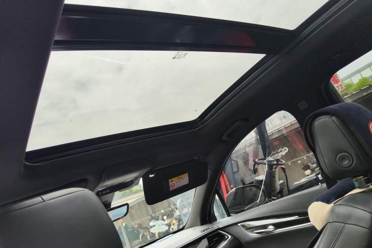 Used Cadillac XT6 2020 28T Six-Seater Luxury Version Headliner