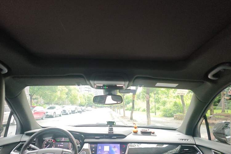 Used Cadillac XT6 2020 28T Six-Seater Luxury Version Headliner