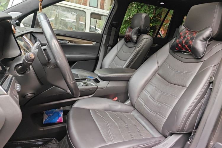 Used Cadillac XT6 2020 28T Six-Seater Four-Wheel-Drive Platinum Sport Edition Left Front Seat