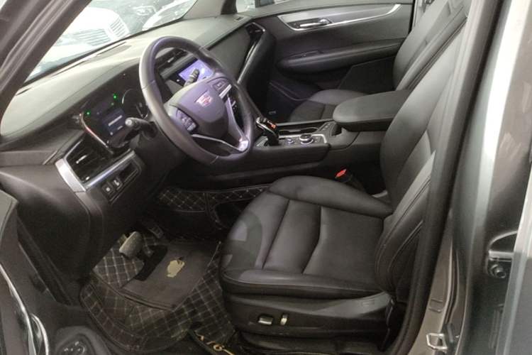 Used Cadillac XT6 2020 28T 7-Seater Four-Wheel Drive Luxury Version Left Front Seat