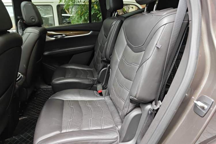 Used Cadillac XT6 2020 28T Six-Seater Four-Wheel-Drive Platinum Sport Edition Left Rear Seat
