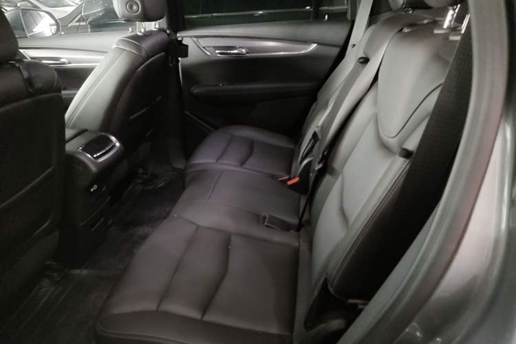 Used Cadillac XT6 2020 28T 7-Seater Four-Wheel Drive Luxury Version Left Rear Seat