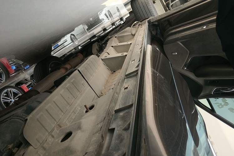 Used Cadillac XT6 2020 28T Six-Seater Luxury Version Left Side Sill