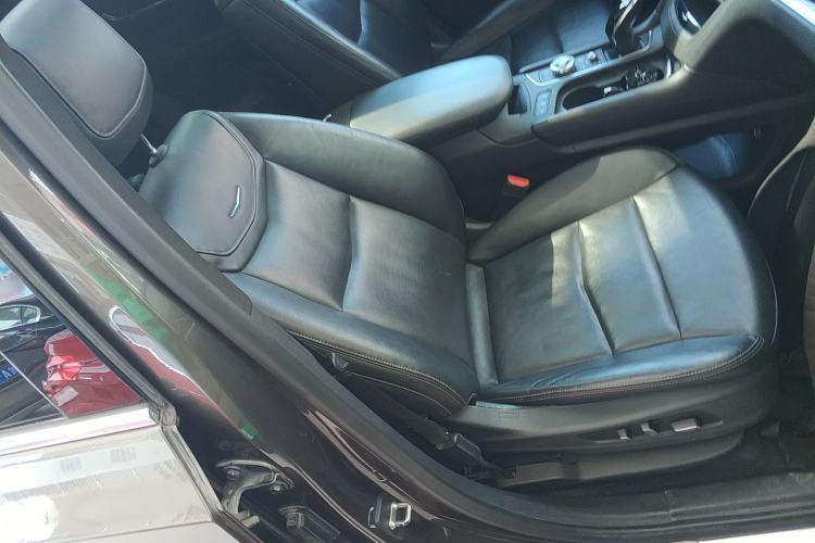 Used Cadillac XT6 2020 28T Six-Seater Luxury Version Right Front Seat