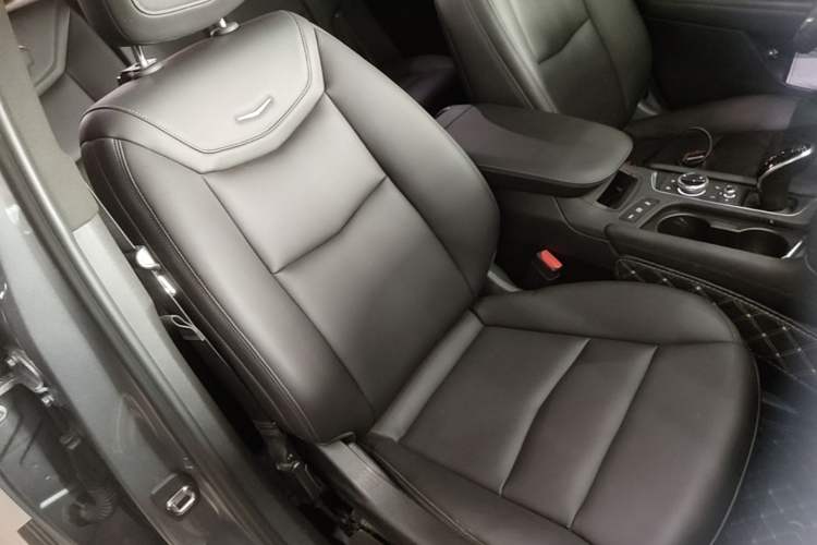 Used Cadillac XT6 2020 28T 7-Seater Four-Wheel Drive Luxury Version Right Front Seat