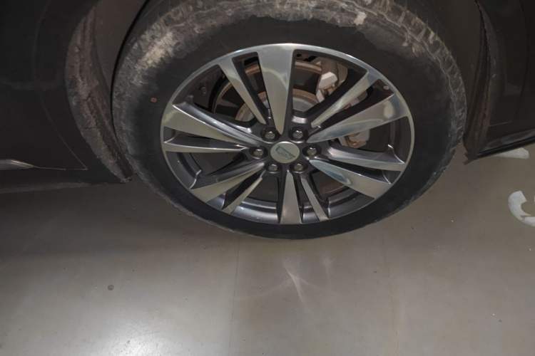Used Cadillac XT6 2020 28T Six-Seater Luxury Version Right Front Wheel Hub