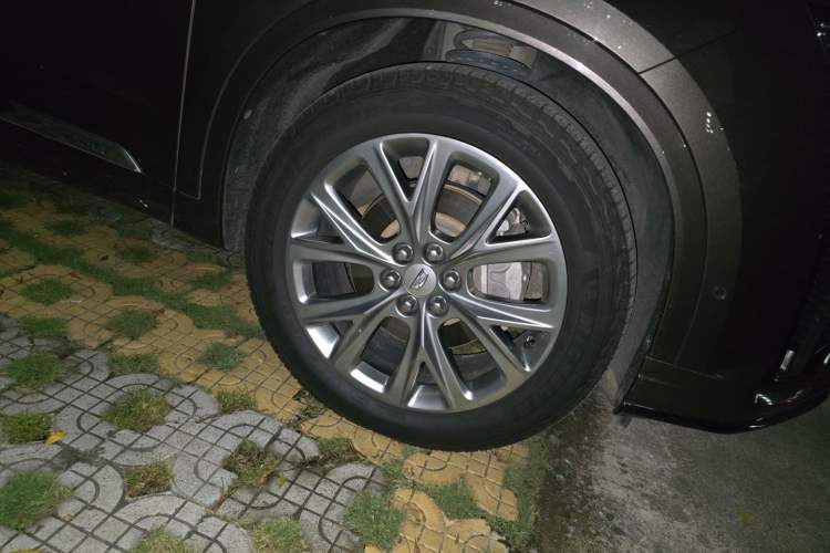 Used Cadillac XT6 2020 28T Six-Seater Luxury Sporty Enjoy-the-Comfort Safety Edition Right Front Wheel Hub