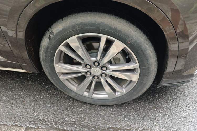 Used Cadillac XT6 2020 28T Six-Seater Luxury Version Right Front Wheel Hub
