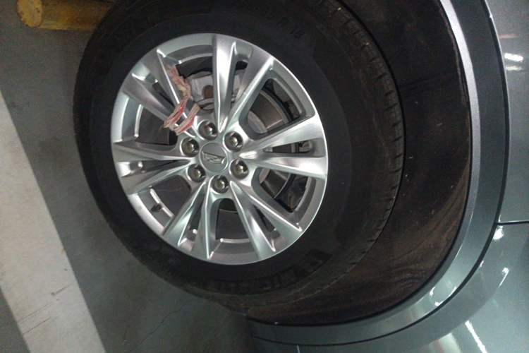 Used Cadillac XT6 2020 28T 7-Seater Four-Wheel Drive Luxury Version Right Front Wheel Hub