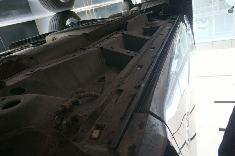 Used Cadillac XT6 2020 28T Six-Seater Luxury Version Right Side Sill