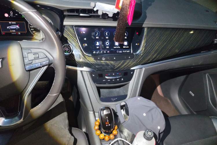 Used Cadillac XT6 2020 28T Six-Seater Four-Wheel-Drive Luxury Version Audio And AC Panel