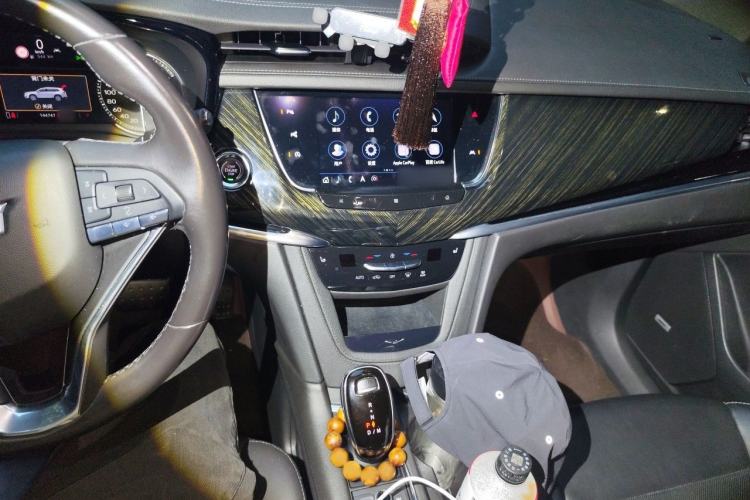 Used Cadillac XT6 2020 28T Six-Seater Four-Wheel-Drive Luxury Version Audio And AC Panel