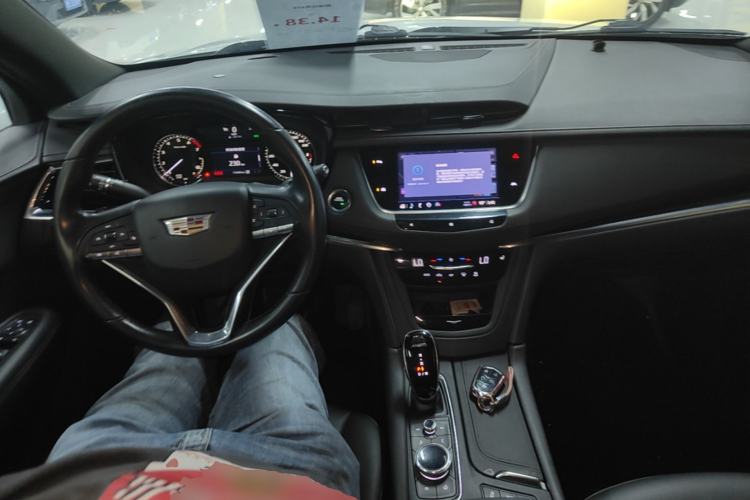Used Cadillac XT6 2020 28T 7-Seater Four-Wheel Drive Luxury Version Center Console
