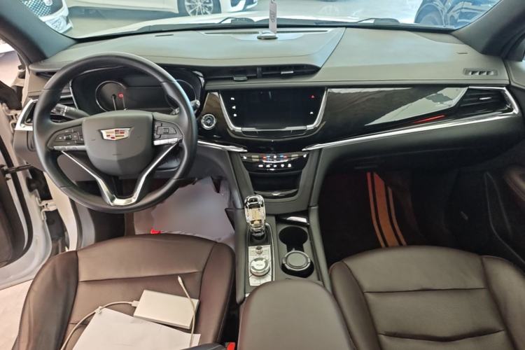 Used Cadillac XT6 2020 28T Six-Seater Four-Wheel-Drive Luxury Version Center Console