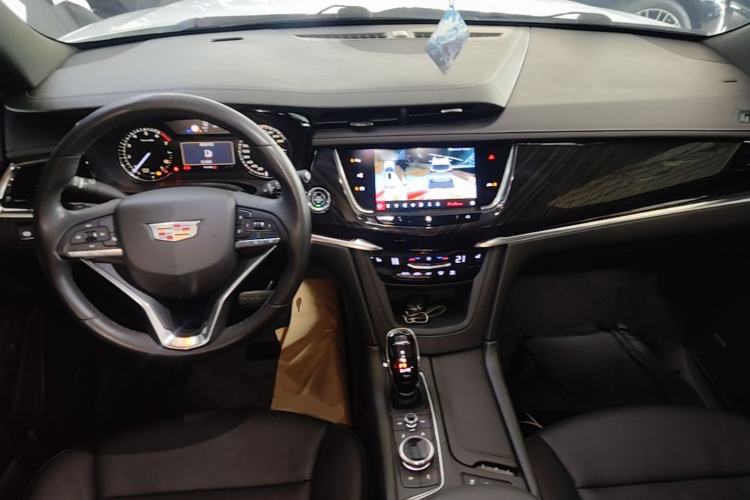 Used Cadillac XT6 2020 28T Six-Seater Luxury Version Center Console