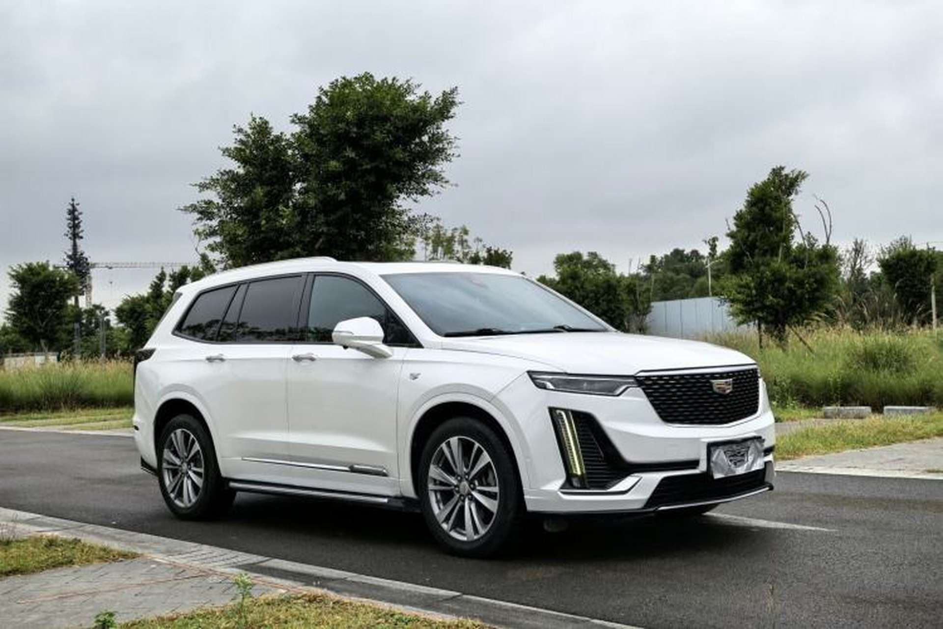Used Cadillac XT6 2020 28T Six-Seater Four-Wheel-Drive Luxury Version Exterior 2