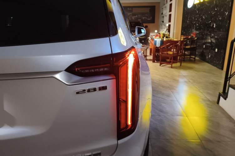 Used Cadillac XT6 2020 28T Six-Seater Four-Wheel-Drive Luxury Version Exterior 3
