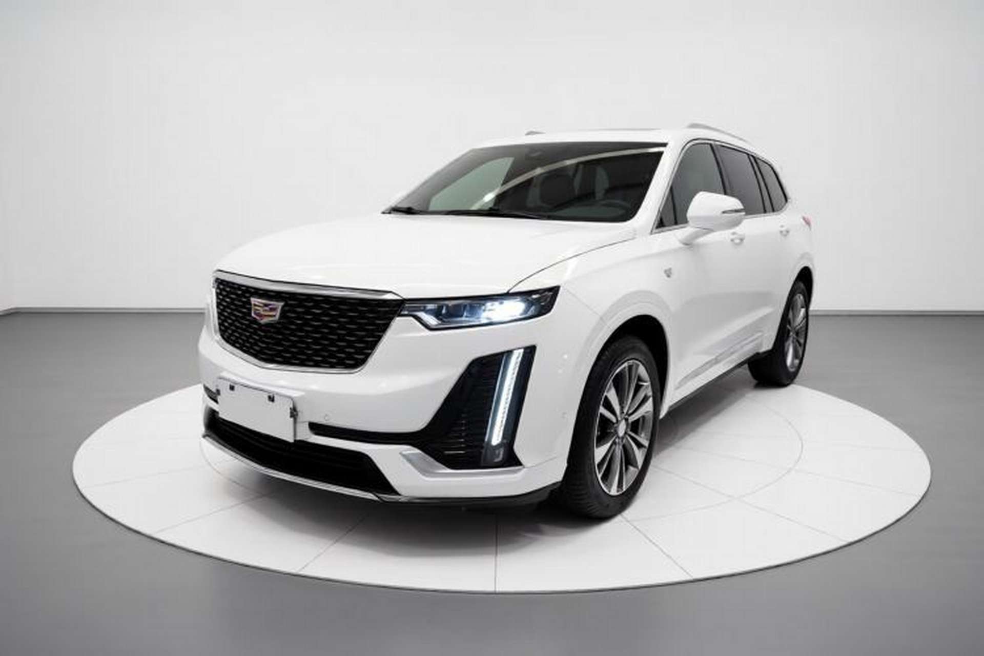 Used Cadillac XT6 2020 28T Six-Seater Four-Wheel-Drive Luxury Version Front Left 45 Deg