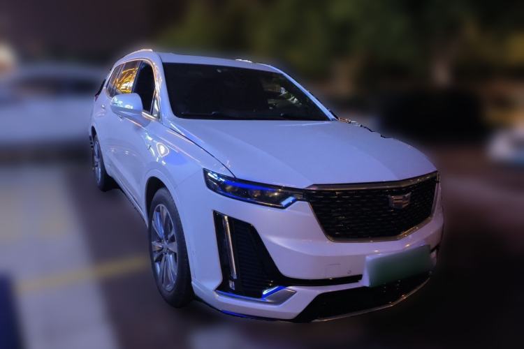 Used Cadillac XT6 2020 28T Six-Seater Luxury Sporty Enjoy-the-Comfort Safety Edition Front Right 45 Deg