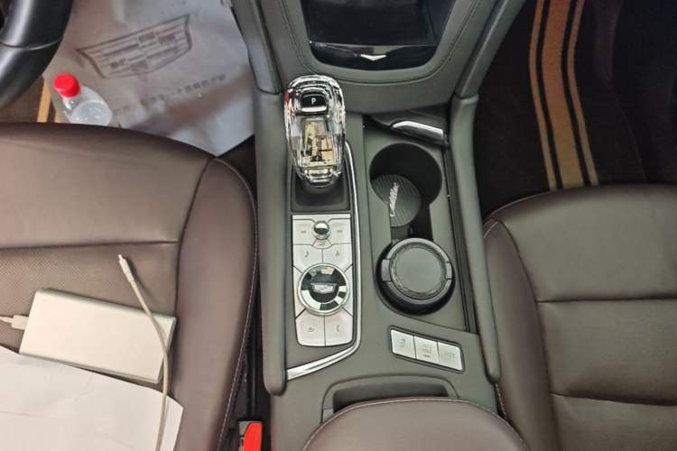 Used Cadillac XT6 2020 28T Six-Seater Four-Wheel-Drive Luxury Version Gear Lever