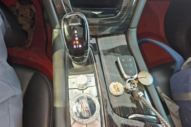 Used Cadillac XT6 2020 28T Seven-Seater Four-Wheel-Drive Leading Version Gear Lever