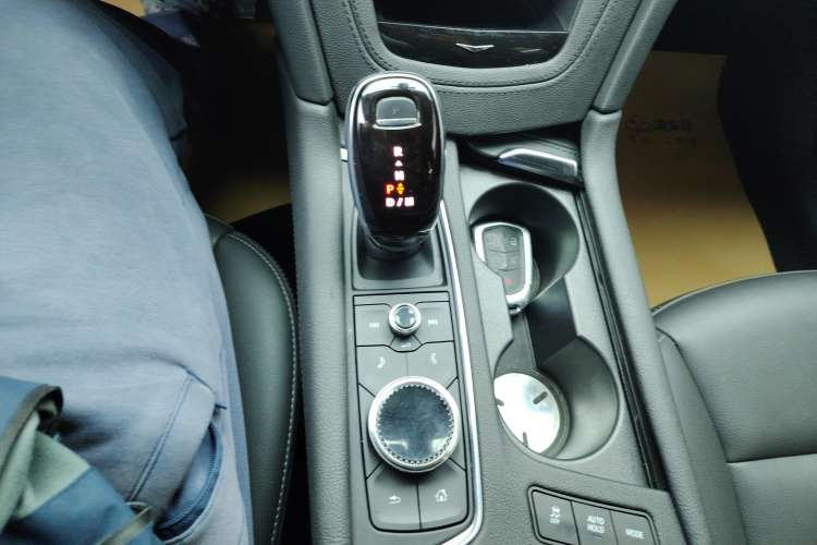 Used Cadillac XT6 2020 28T 7-Seater Four-Wheel Drive Luxury Version Gear Lever