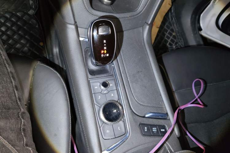 Used Cadillac XT6 2020 28T Six-Seater Four-Wheel-Drive Luxury Version Gear Lever