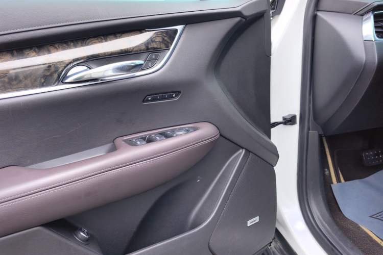 Used Cadillac XT6 2020 28T Six-Seater Four-Wheel-Drive Luxury Version Interior 3