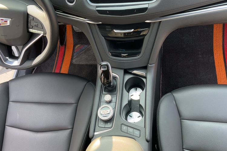 Used Cadillac XT6 2020 28T Seven-Seater Fashion Edition Interior 6