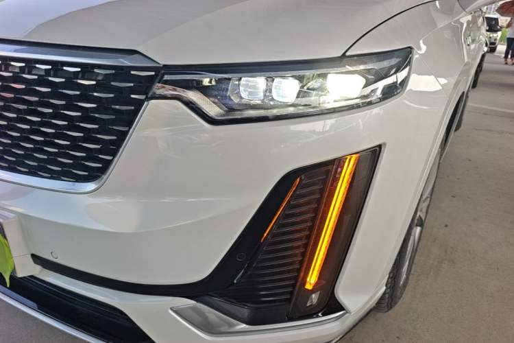 Used Cadillac XT6 2020 28T Seven-Seater Four-Wheel-Drive Leading Version Left Front Headlight